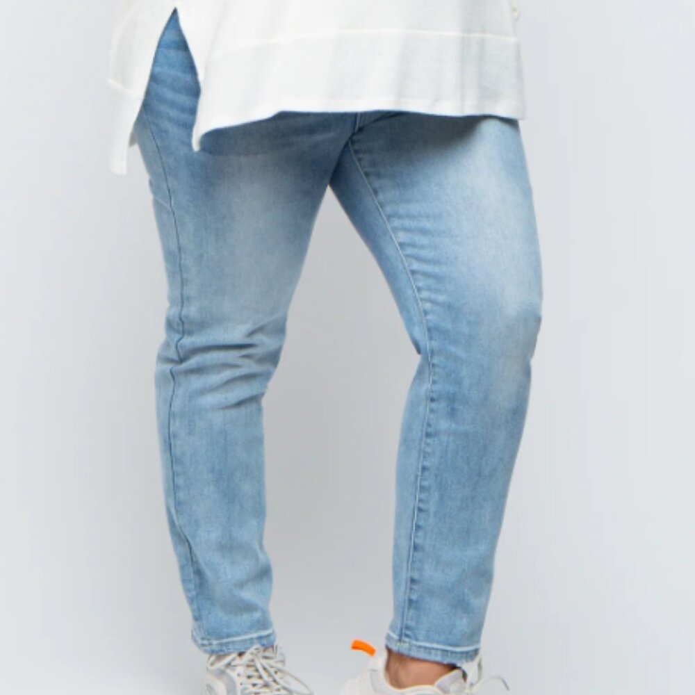 Pink Blush Light Blue Maternity Plus Skinny Jeans 1X - Picture 2 of 2